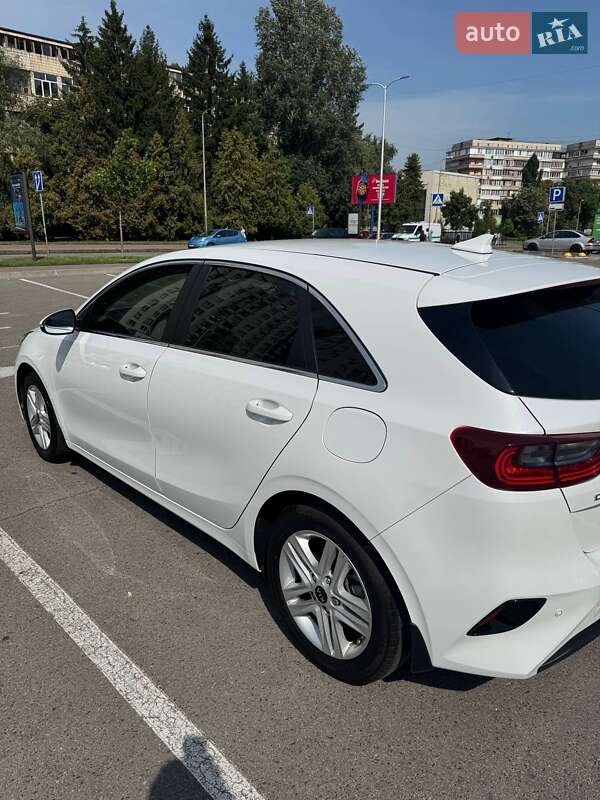 Хэтчбек Kia Ceed 2019 в Вишневом