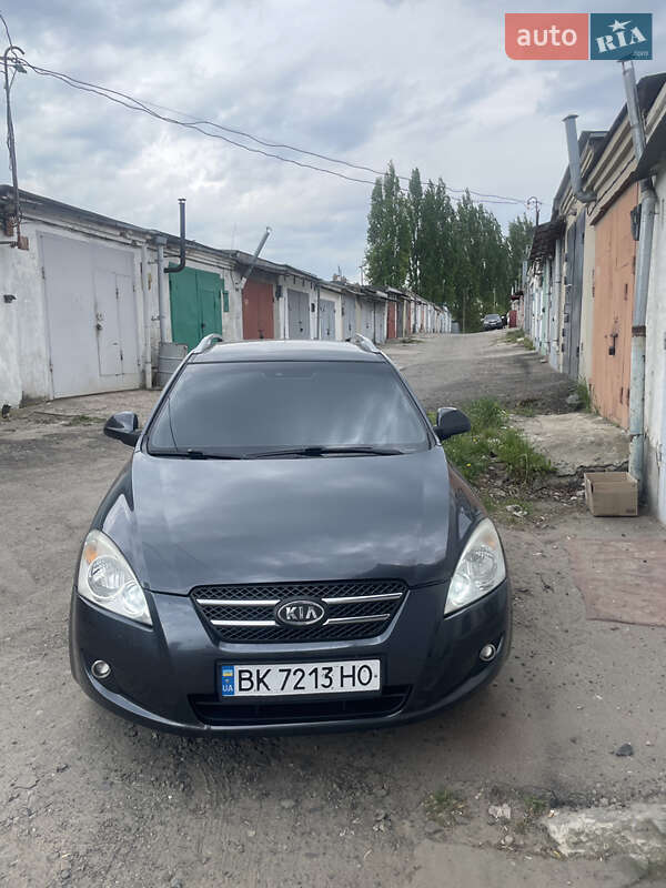 Универсал Kia Ceed 2009 в Ровно