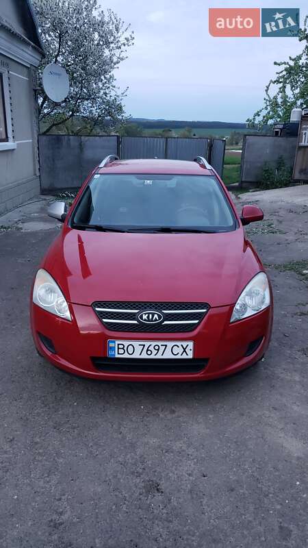 Универсал Kia Ceed 2008 в Шумске