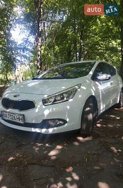 Хэтчбек Kia Ceed 2013 в 