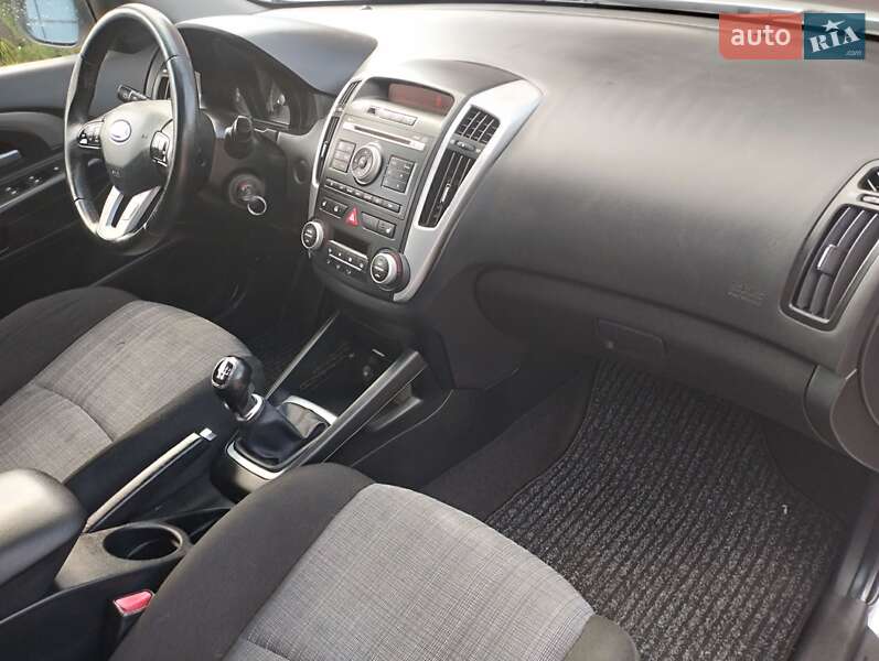 Универсал Kia Ceed 2009 в Дубно