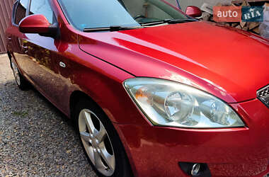Хетчбек Kia Ceed 2008 в  фото 2 Хетчбек Kia Ceed 2008 в