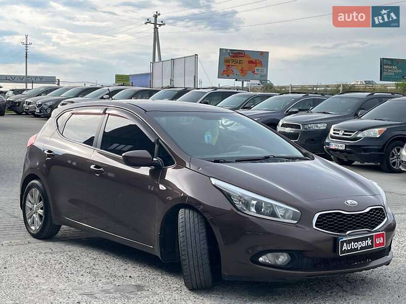 Хэтчбек Kia Ceed 2013 в Львове