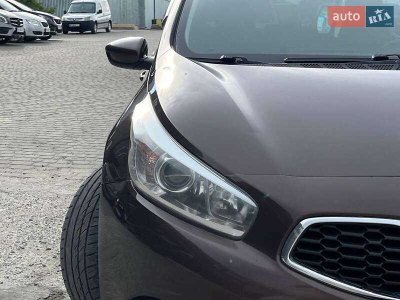 Хэтчбек Kia Ceed 2013 в Львове
