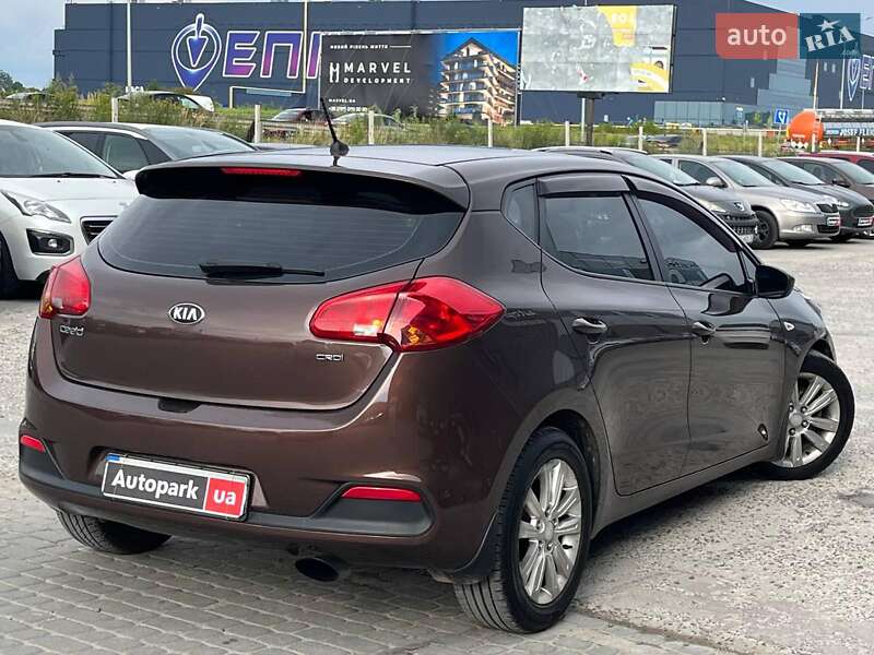 Хэтчбек Kia Ceed 2013 в Львове
