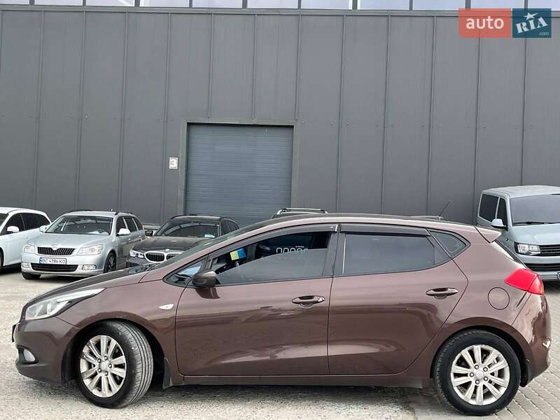 Хэтчбек Kia Ceed 2013 в Львове
