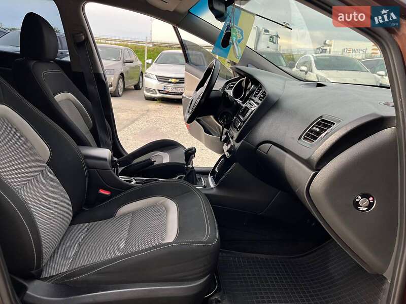 Хэтчбек Kia Ceed 2013 в Львове