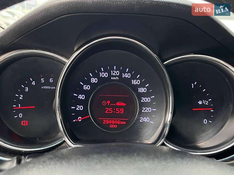 Хэтчбек Kia Ceed 2013 в Львове