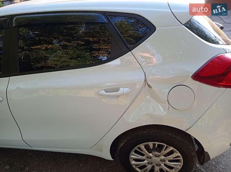 Хэтчбек Kia Ceed 2013 в Кагарлыке