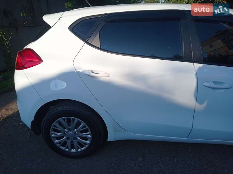 Хэтчбек Kia Ceed 2013 в Кагарлыке