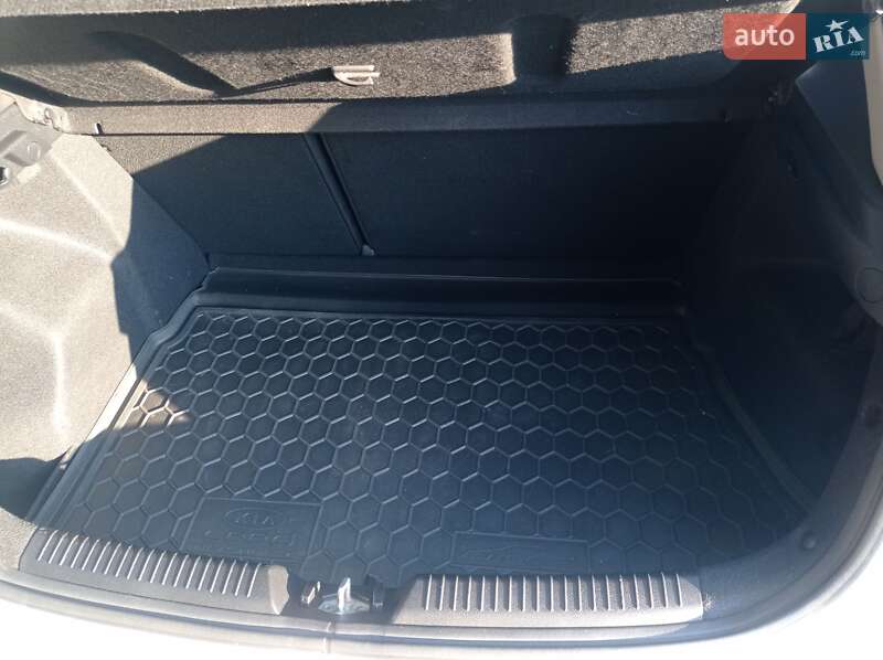 Хэтчбек Kia Ceed 2013 в Кагарлыке