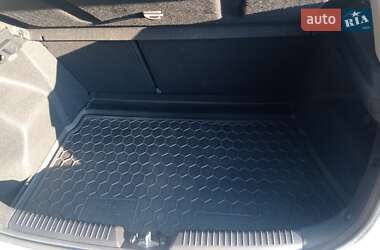 Хэтчбек Kia Ceed 2013 в 