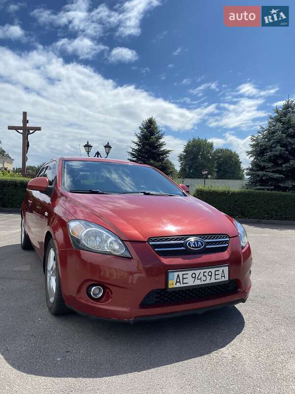 Хетчбек Kia Ceed 2009 в Кам'янському