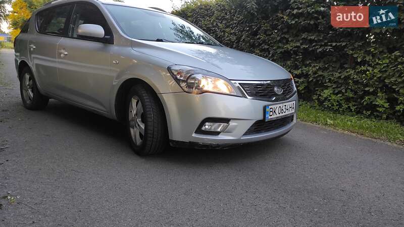 Универсал Kia Ceed 2012 в Ровно