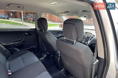 Хэтчбек Kia Ceed 2010 в 