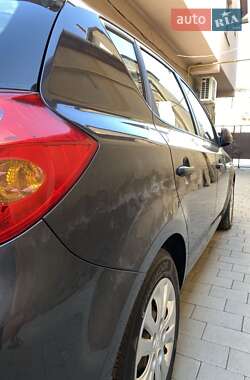 Хэтчбек Kia Ceed 2008 в 