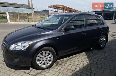 Хэтчбек Kia Ceed 2008 в Мукачево