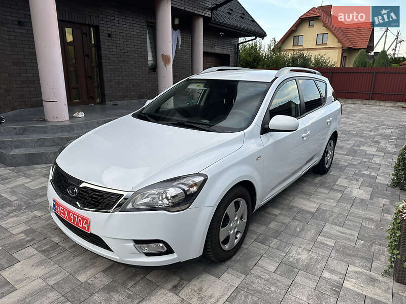 Универсал Kia Ceed 2011 в Луцке