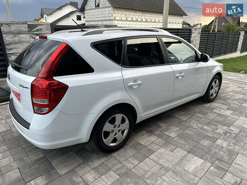 Универсал Kia Ceed 2011 в Луцке