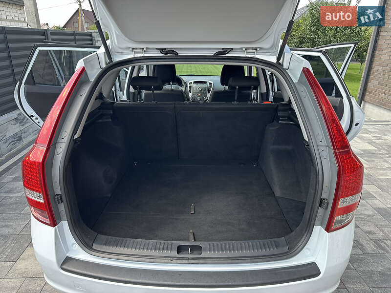 Универсал Kia Ceed 2011 в Луцке