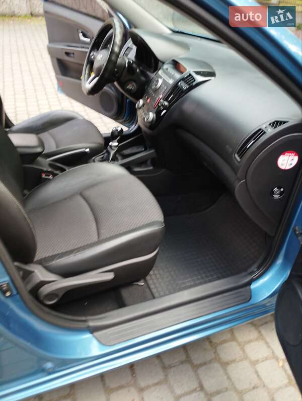 Универсал Kia Ceed 2012 в Львове