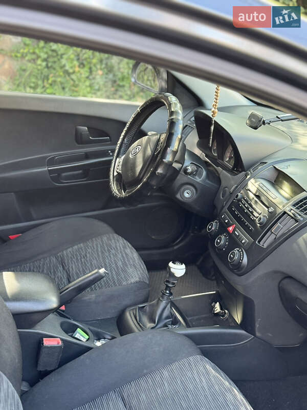 Универсал Kia Ceed 2009 в Ровно
