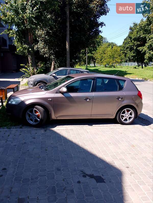 Хэтчбек Kia Ceed 2007 в Каменец-Подольском