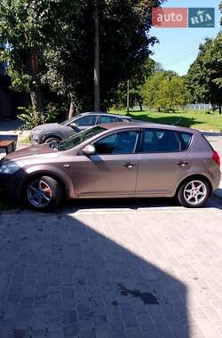 Хэтчбек Kia Ceed 2007 в 