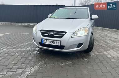 Хэтчбек Kia Ceed 2007 в 
