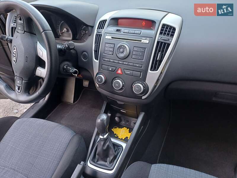 Универсал Kia Ceed 2010 в Киеве