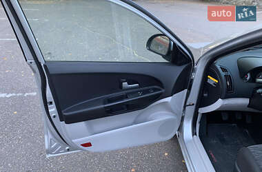Хэтчбек Kia Ceed 2007 в 