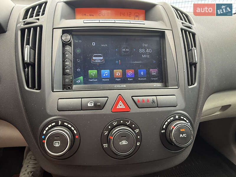 Хэтчбек Kia Ceed 2007 в Киеве