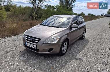 Хэтчбек Kia Ceed 2007 в Новомосковске