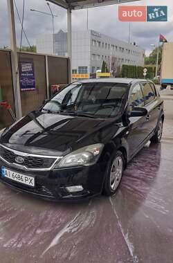 Хэтчбек Kia Ceed 2011 в Киеве