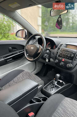 Хэтчбек Kia Ceed 2008 в 