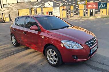Хэтчбек Kia Ceed 2008 в Запорожье