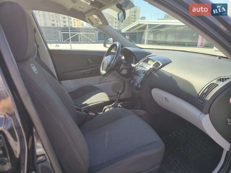 Универсал Kia Ceed 2008 в Киеве