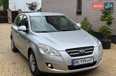 Хэтчбек Kia Ceed 2007 в 