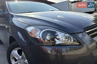 Хэтчбек Kia Ceed 2008 в 