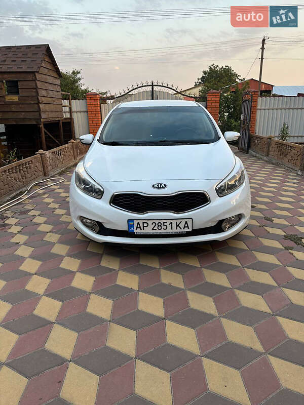 Хэтчбек Kia Ceed 2015 в Запорожье фото Хэтчбек Kia Ceed 2015 в Запорожье