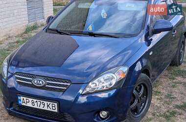 Хэтчбек Kia Ceed 2008 в Новониколаевке