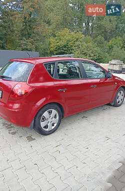 Хетчбек Kia Ceed 2009 в Дрогобичі