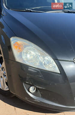 Хэтчбек Kia Ceed 2008 в 