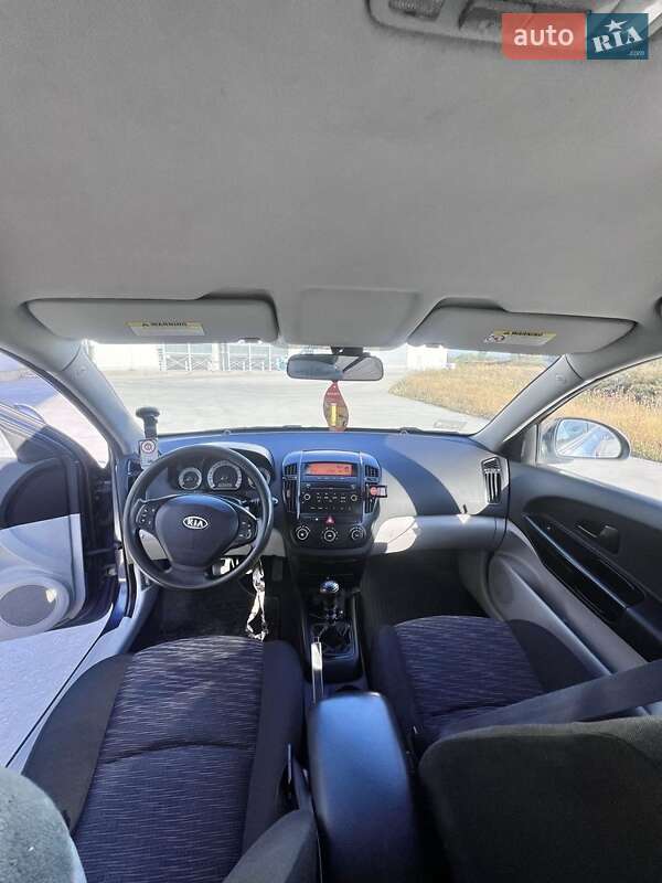 Хэтчбек Kia Ceed 2008 в Вишневом