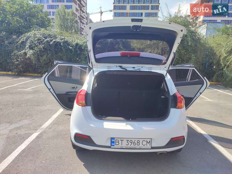 Хэтчбек Kia Ceed 2012 в Ужгороде фото 21 Хэтчбек Kia Ceed 2012 в Ужгороде