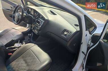 Хэтчбек Kia Ceed 2012 в 
