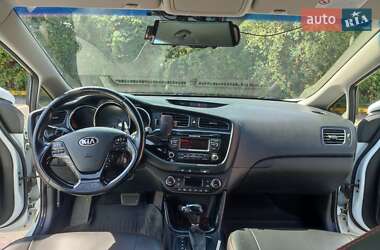 Хэтчбек Kia Ceed 2012 в 