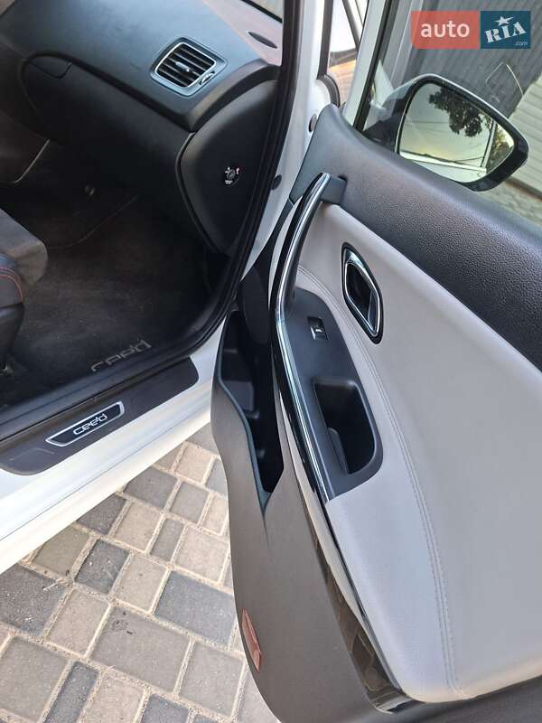 Универсал Kia Ceed 2012 в Одессе