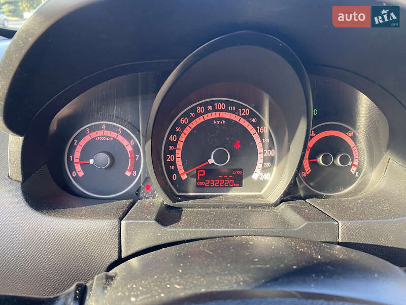 Хэтчбек Kia Ceed 2011 в Луцке