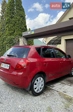 Хэтчбек Kia Ceed 2007 в 